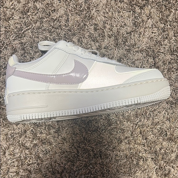 Nike Women's Sneakers - White and Purple - Picture 4 of 6